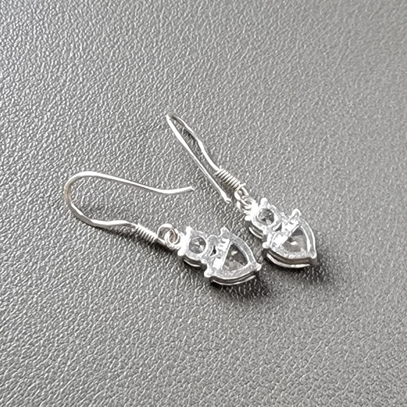 Sparkly Sterling Silver CZ dangling earrings - Picture 4 of 4